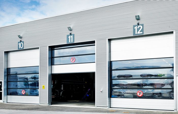 Auto service 9000M industrial doors