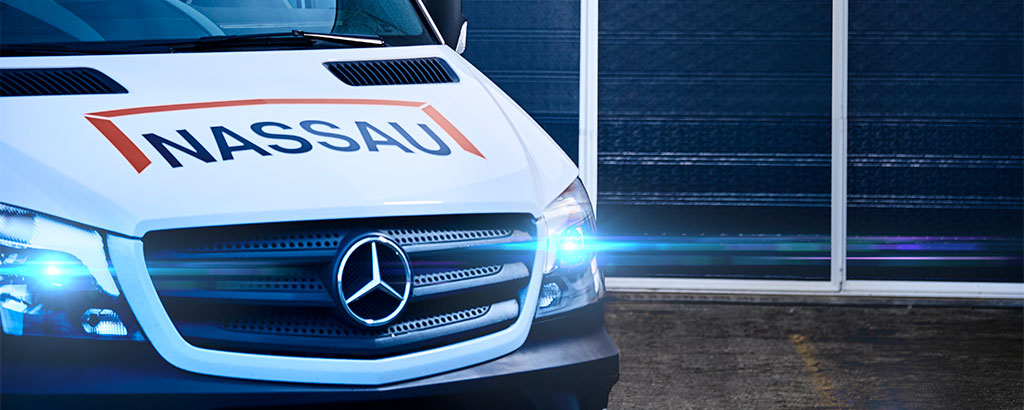 Service car header with light